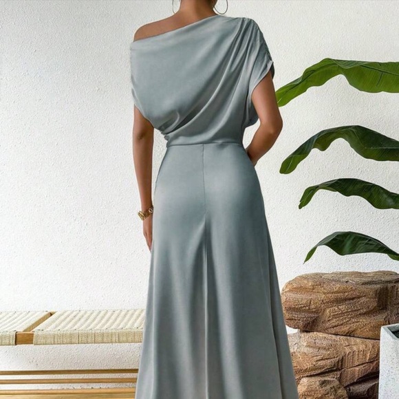 Asymmetrical Neckline Elegant Satin Dress - Picture 3 of 6